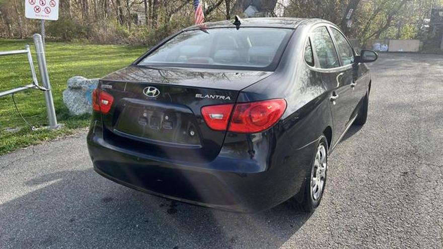 Hyundai Elantra 2009 price $5,975