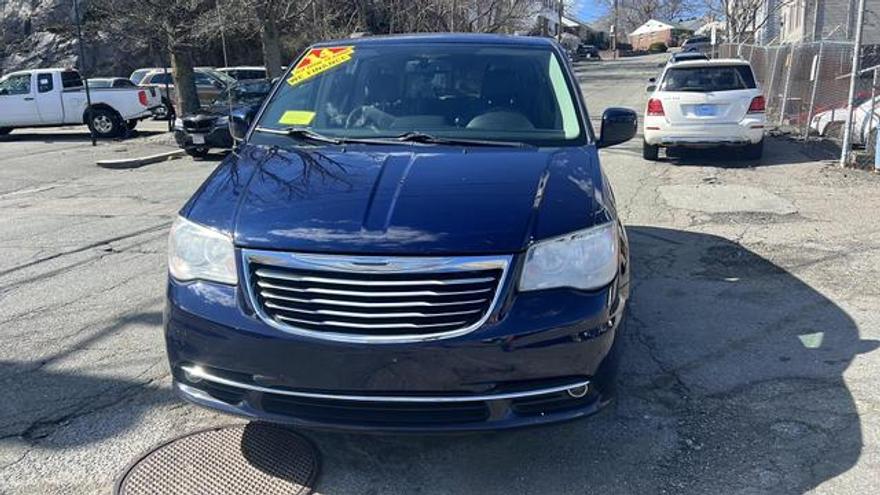 Chrysler Town & Country 2014 price $6,950