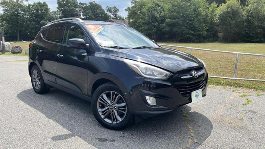 Hyundai Tucson 2015 price $9,450