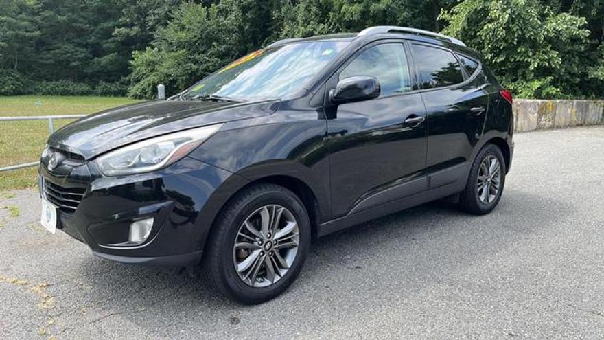 Hyundai Tucson 2015 price $9,450