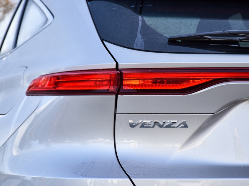 Toyota Venza 2023 price $55,995