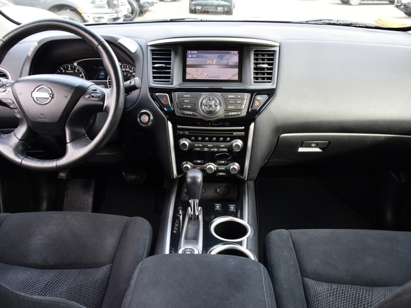 Nissan Pathfinder 2015 price $17,995
