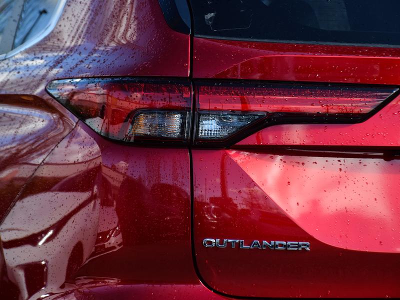 Mitsubishi Outlander 2023 price $39,995