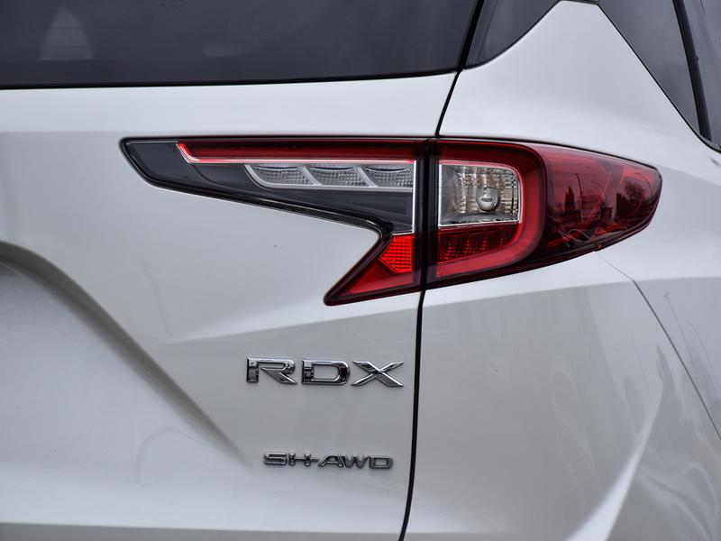 Acura RDX 2019 price $33,995