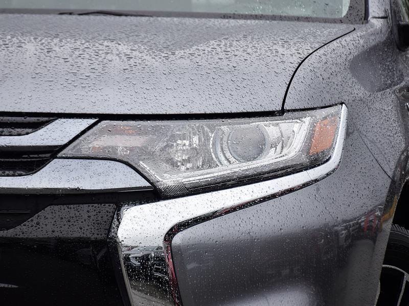 Mitsubishi Outlander PHEV 2018 price $30,995