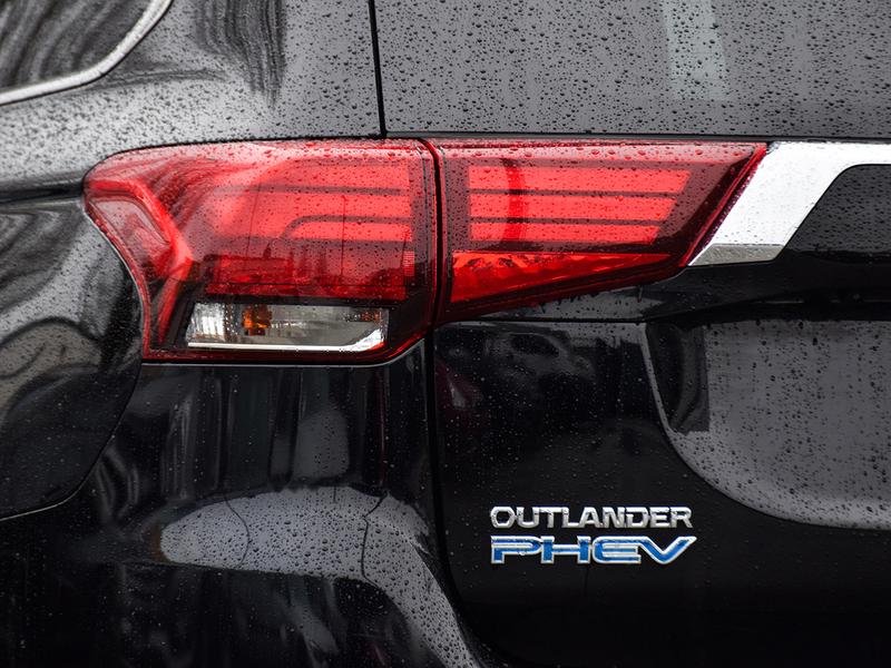 Mitsubishi Outlander PHEV 2022 price $38,995