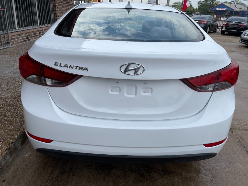 Hyundai Elantra 2016 price $9,999