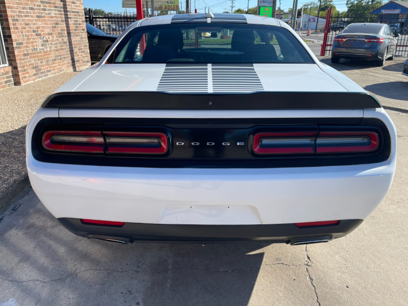 Dodge Challenger 2018 price $16,500