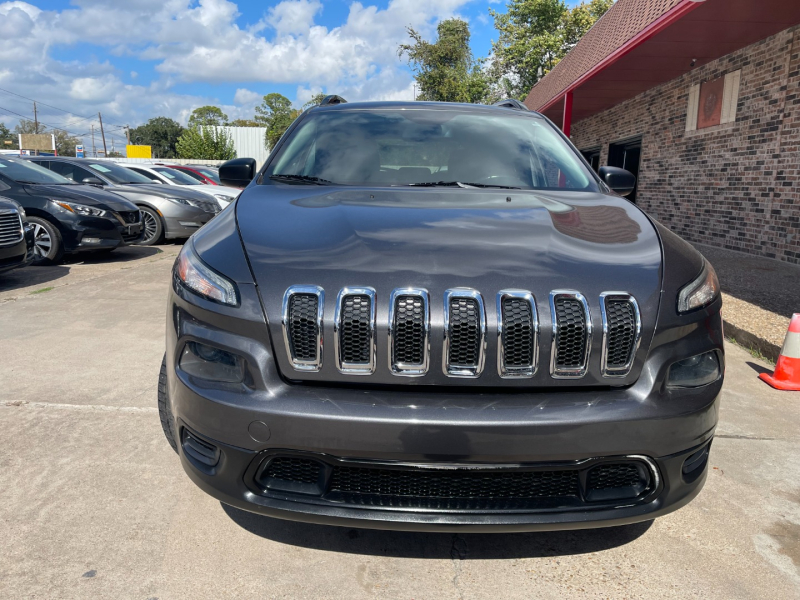 Jeep Cherokee 2016 price $11,990