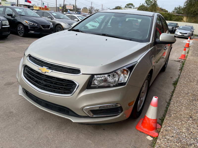 Chevrolet Cruze 2015 price $8,999