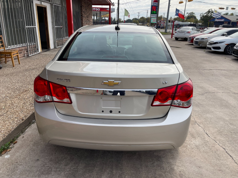 Chevrolet Cruze 2015 price $8,999