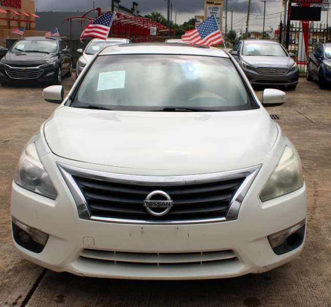 Nissan Altima 2015 price $7,495