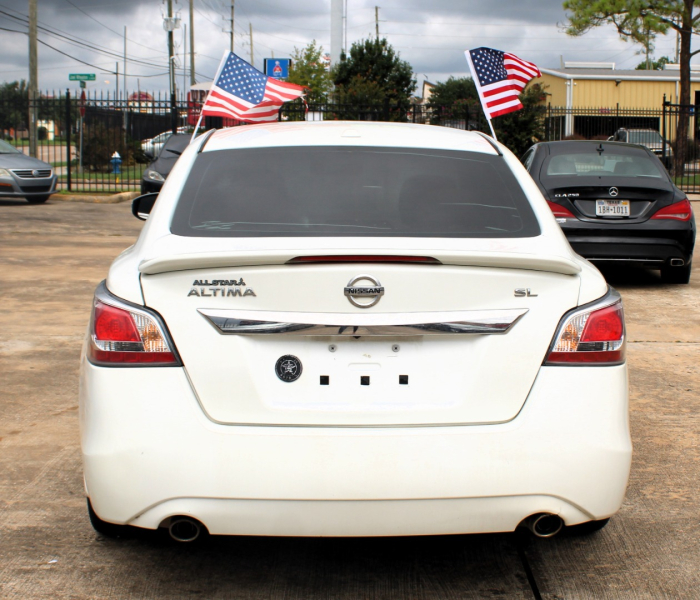 Nissan Altima 2015 price $7,495