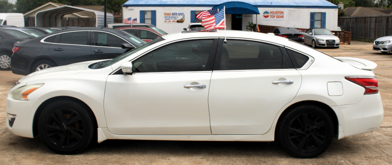 Nissan Altima 2015 price $7,495