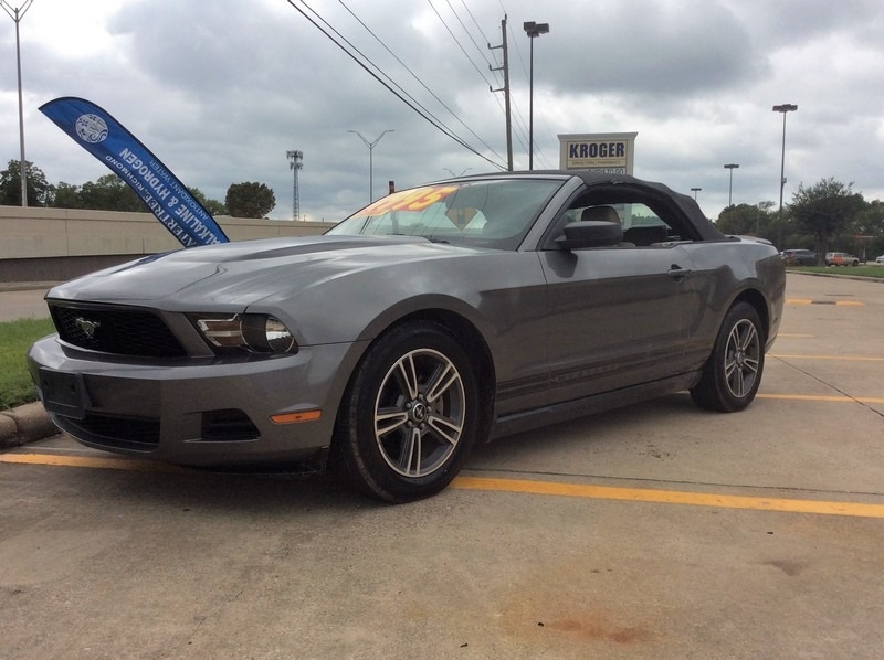 Ford Mustang 2010 price $8,745