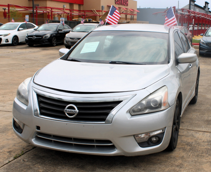 Nissan Altima 2015 price $6,995