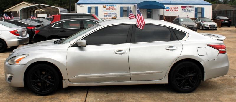 Nissan Altima 2015 price $6,995