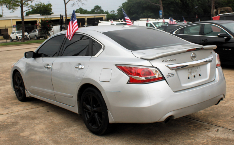 Nissan Altima 2015 price $6,995