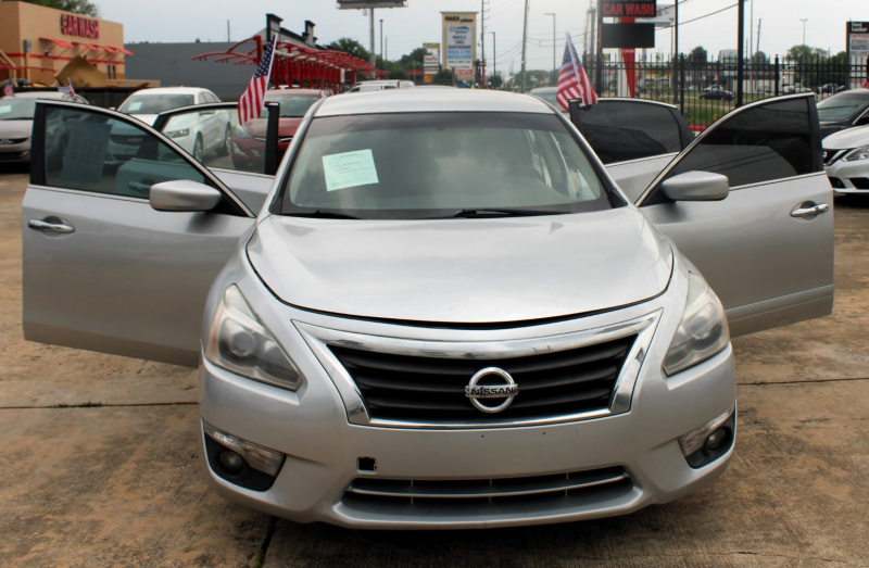 Nissan Altima 2015 price $6,995
