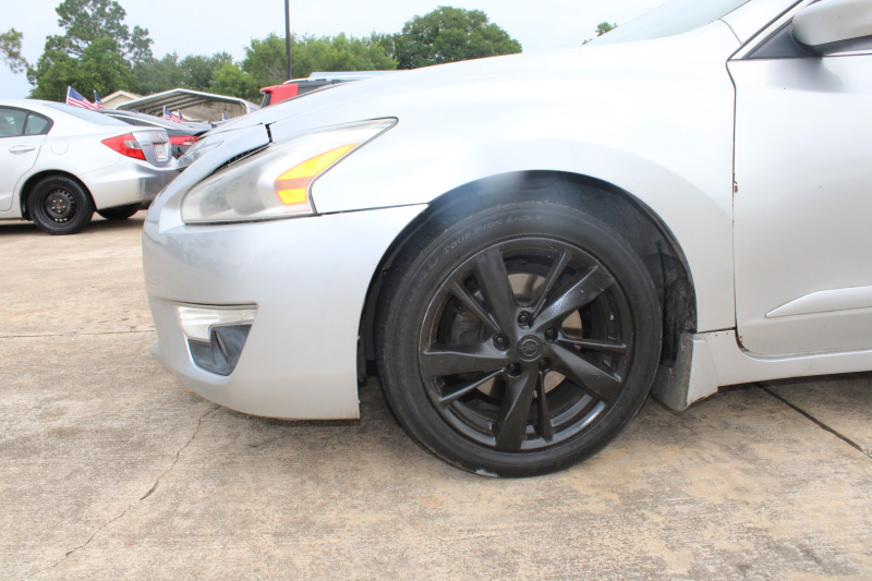 Nissan Altima 2015 price $6,995