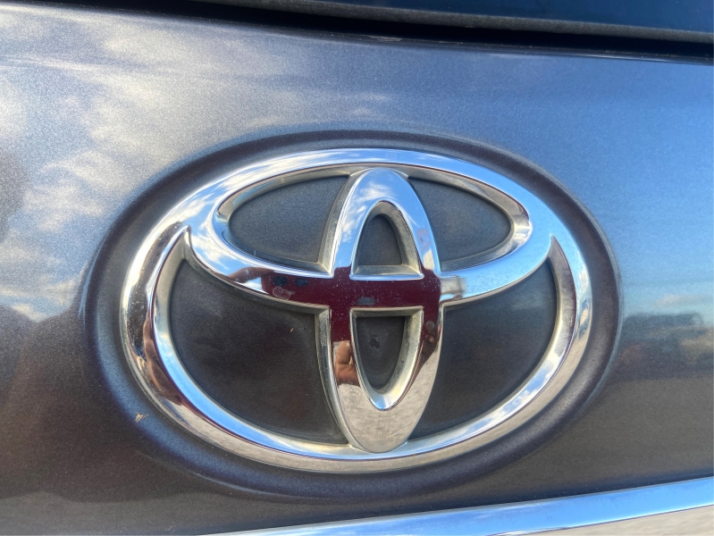 Toyota Highlander 2013 price $12,995