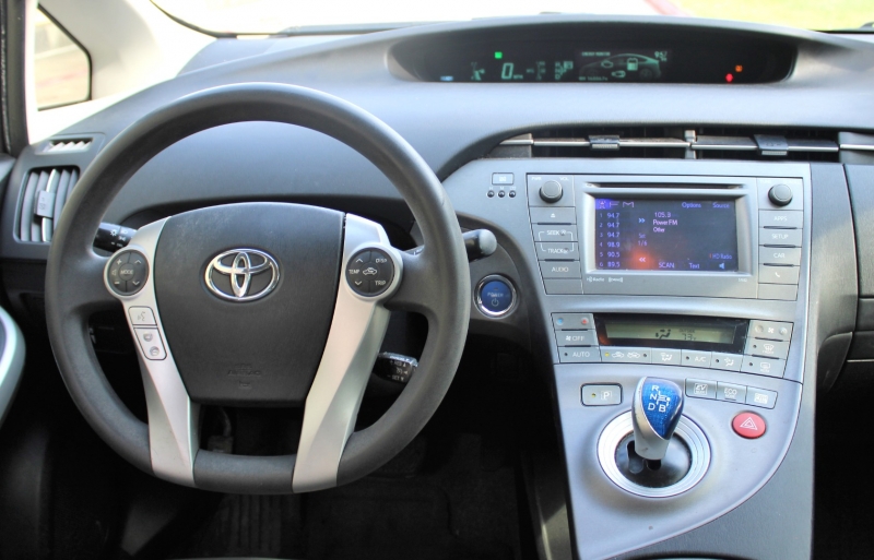 Toyota Prius 2013 price $8,995
