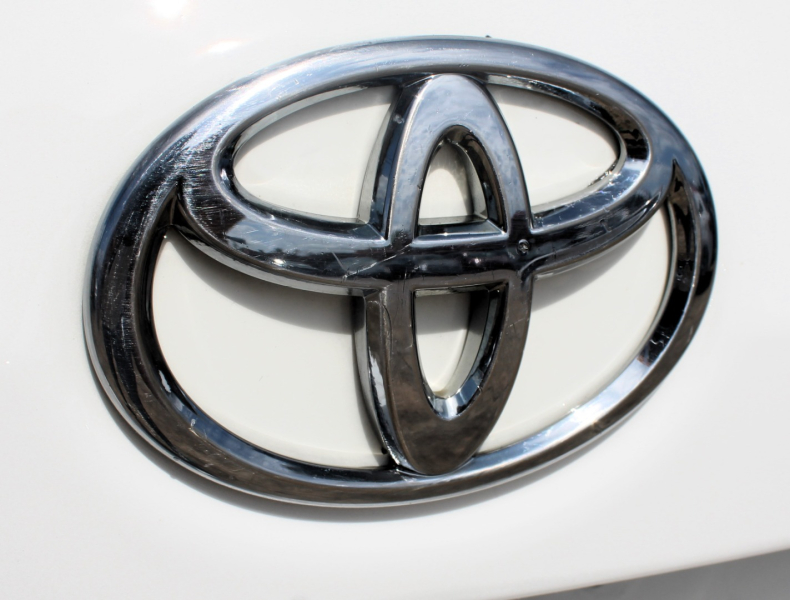 Toyota Corolla 2015 price $10,995