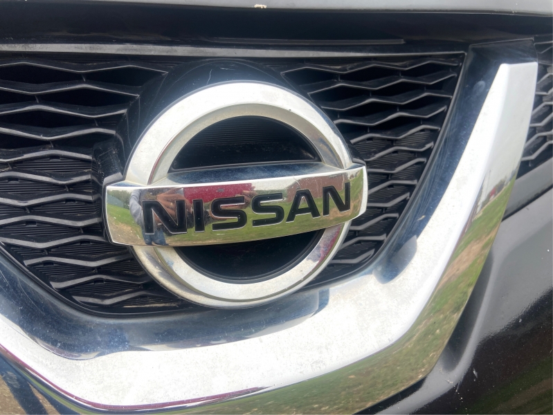 Nissan Rogue 2016 price $10,995