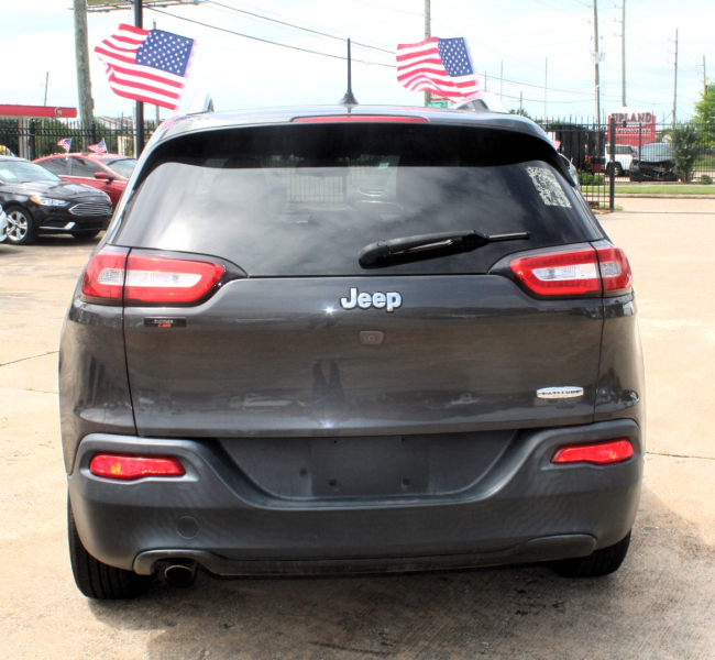 Jeep Cherokee 2015 price $10,495