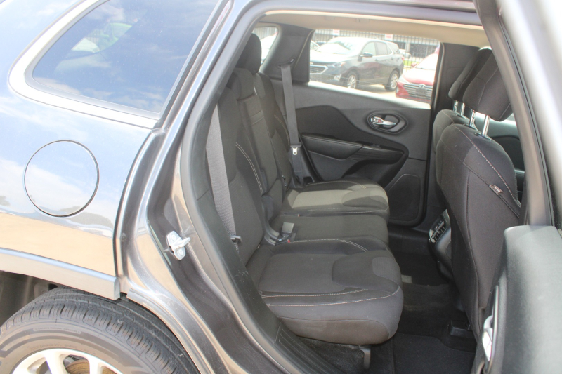 Jeep Cherokee 2015 price $10,495
