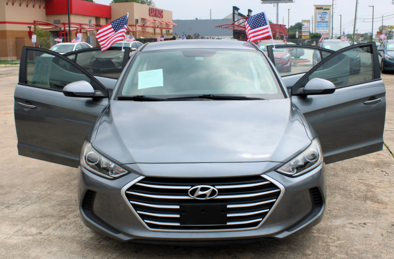 Hyundai Elantra 2018 price $12,995