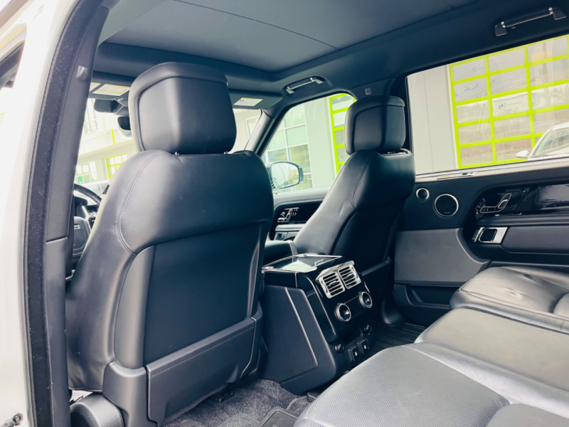 Land Rover Range Rover 2019 price $75,000