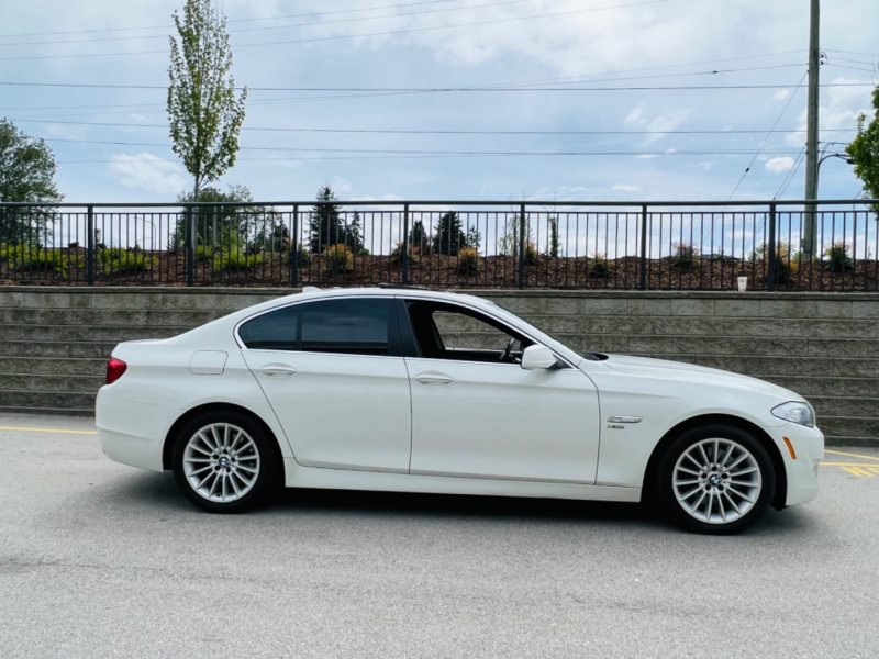 BMW 5-Series 2011 price $15,800