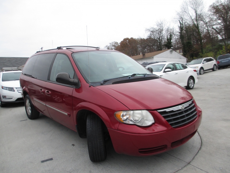 Chrysler Town & Country LWB 2006 price $3,495