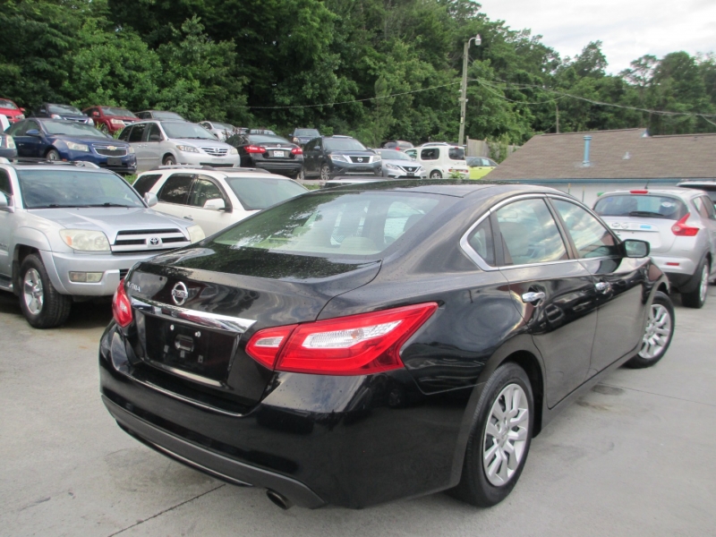 Nissan Altima 2016 price $8,900