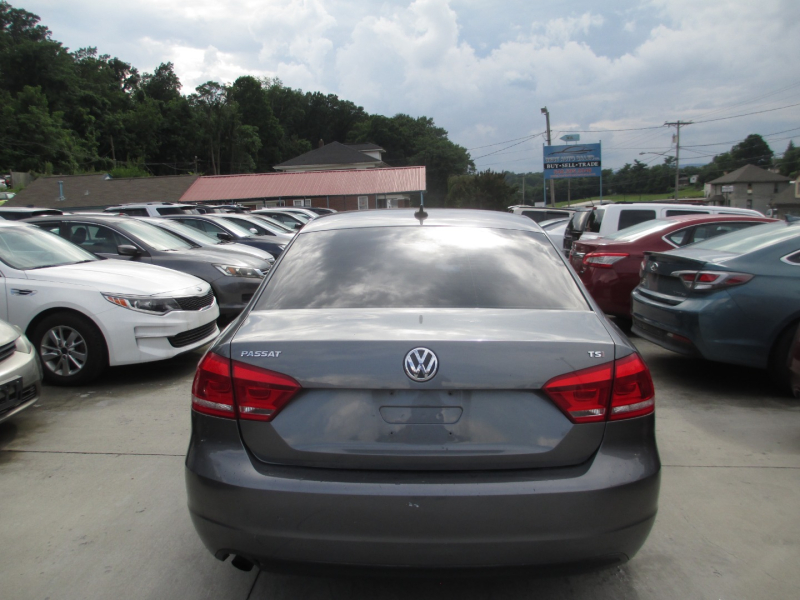 Volkswagen Passat 2014 price $7,900