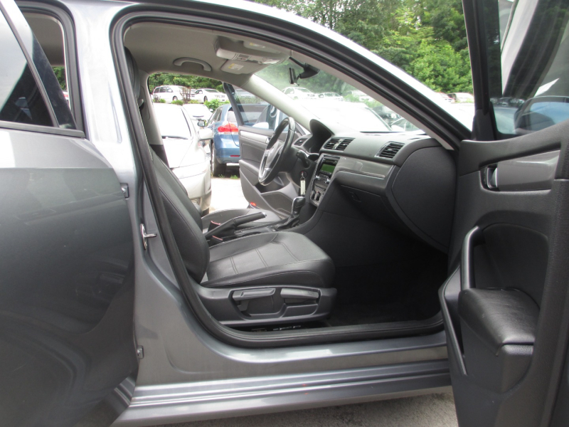Volkswagen Passat 2014 price $7,900