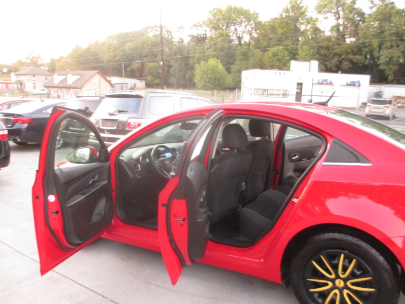 Chevrolet Cruze 2014 price $8,500