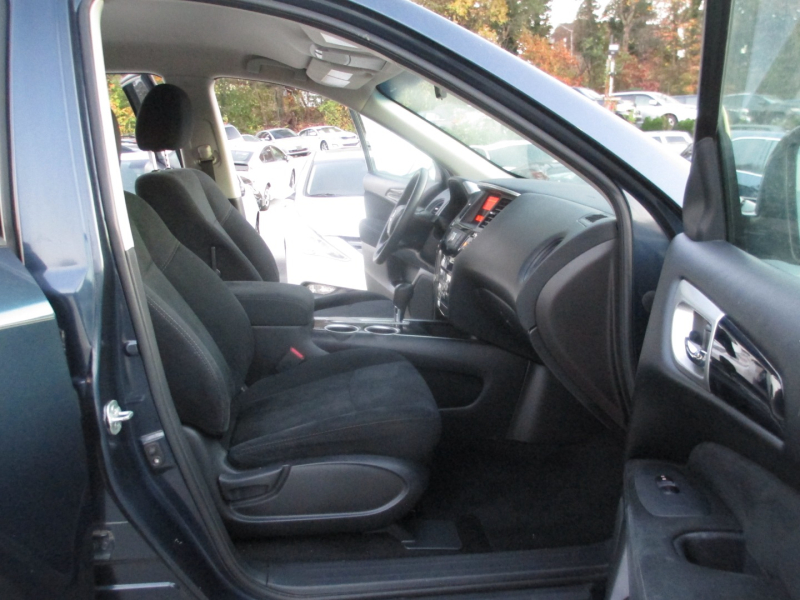 Nissan Pathfinder 2015 price $6,900