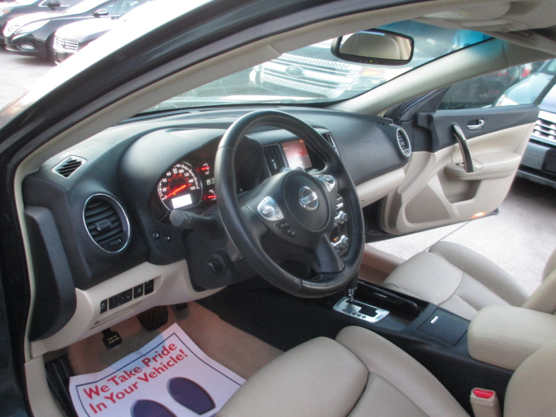 Nissan Maxima 2012 price $8,900