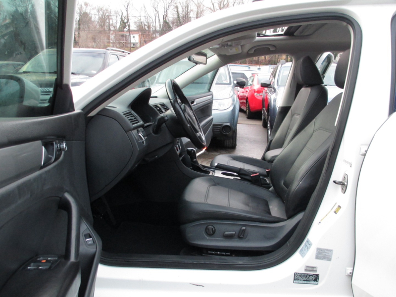 Volkswagen Passat 2014 price $4,900