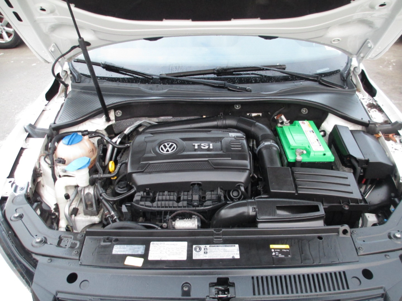 Volkswagen Passat 2014 price $4,900