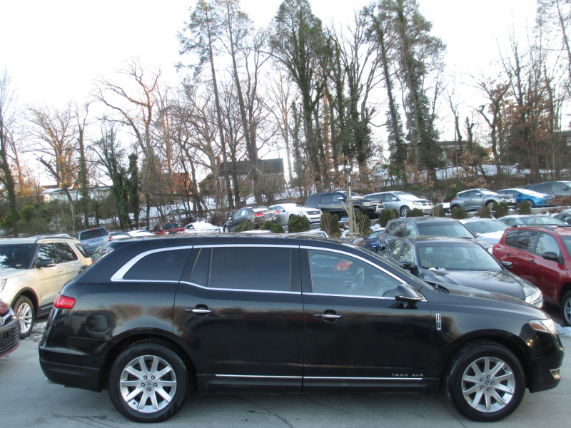 Lincoln MKT 2013 price $7,900