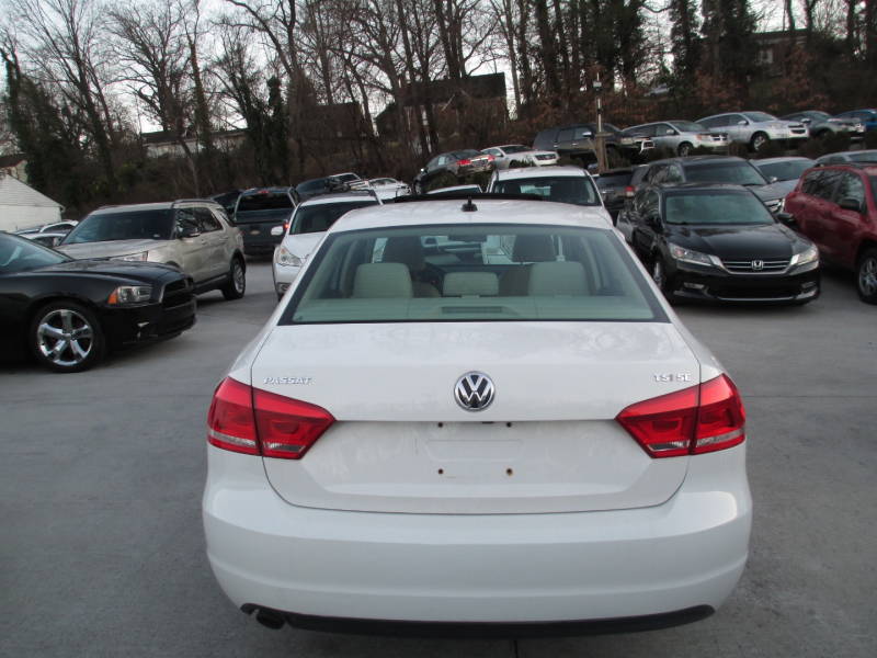 Volkswagen Passat 2014 price $9,900