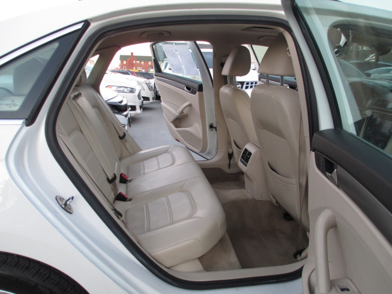 Volkswagen Passat 2014 price $9,900