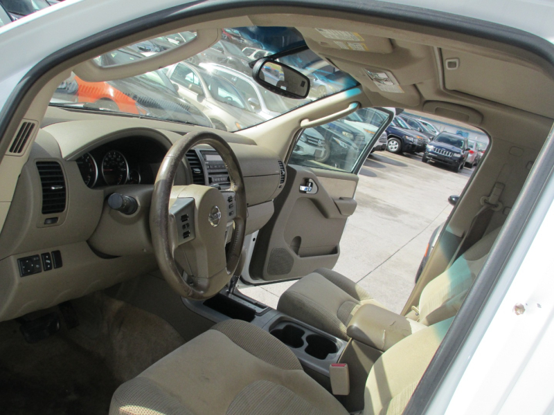 Nissan Pathfinder 2005 price $4,000