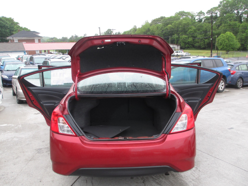 Nissan Versa Sedan 2019 price $9,500