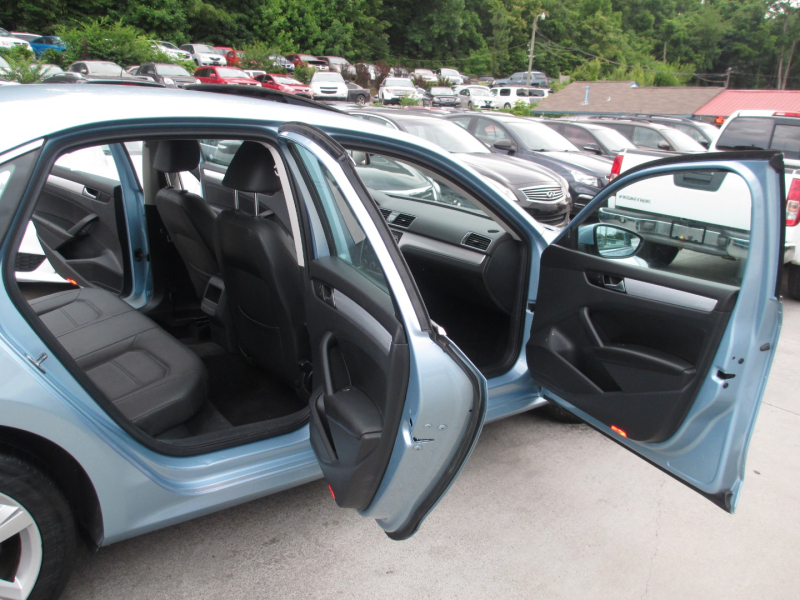 Volkswagen Passat 2012 price $6,900