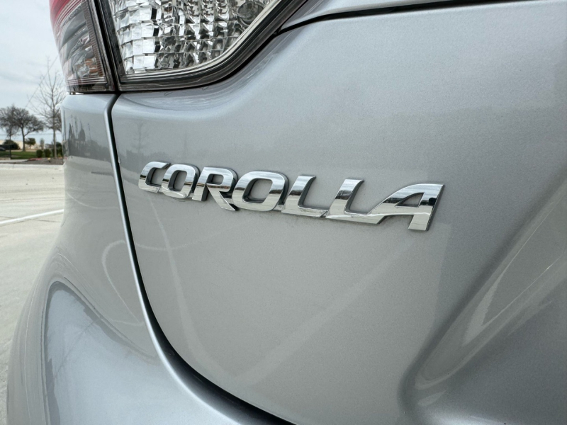 Toyota Corolla 2020 price $15,400