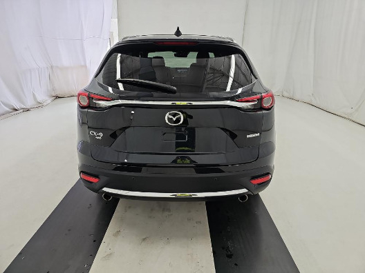 Mazda CX-9 2021 price $28,900